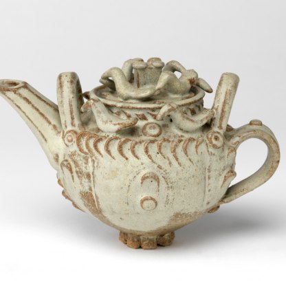 Teapot, made by Ian Godfrey (1942– 92), in London, England, c. 1971. Stoneware, glazed